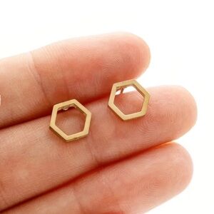 NEW Dainty Hexagon stud Earrings in Gold color - Boutique